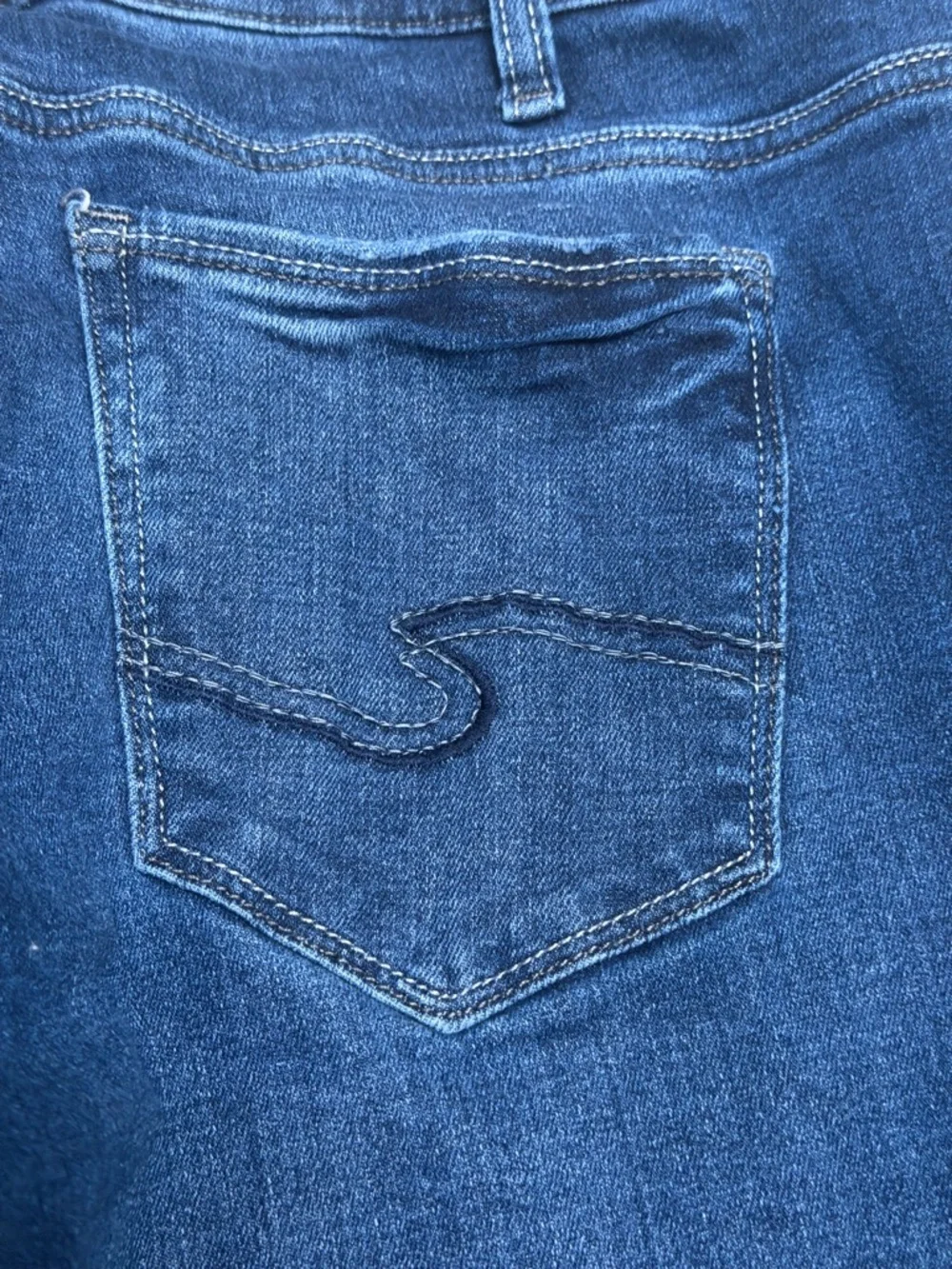 Silver Jeans Co Elyse Slim Boot Jeans Size 32/31 Medium Wash Stretch Denim